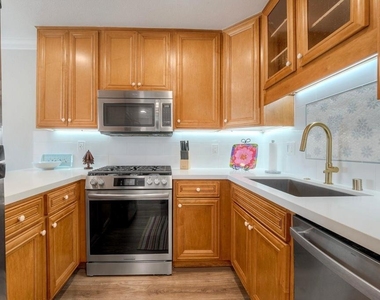 7509 Draper Ave - Photo Thumbnail 7