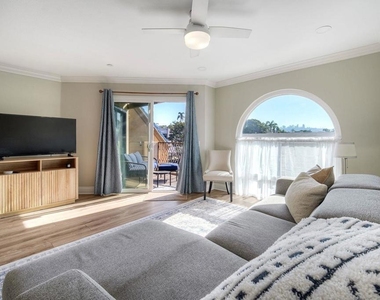 7509 Draper Ave - Photo Thumbnail 12