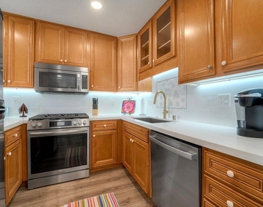 7509 Draper Ave - Photo Thumbnail 8
