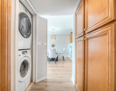 7509 Draper Ave - Photo Thumbnail 24