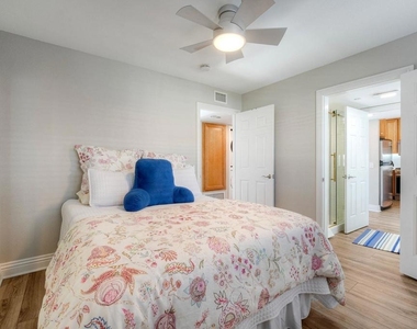 7509 Draper Ave - Photo Thumbnail 20