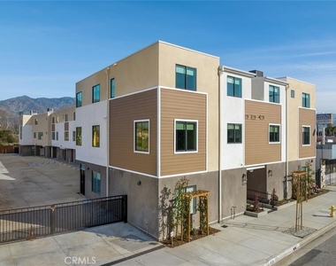 4251 E Live Oak Ave - Photo Thumbnail 3