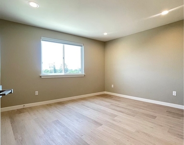 4251 E Live Oak Ave - Photo Thumbnail 23