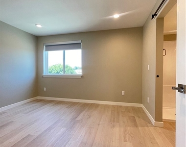 4251 E Live Oak Ave - Photo Thumbnail 18