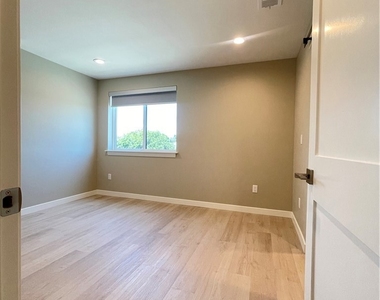 4251 E Live Oak Ave - Photo Thumbnail 17