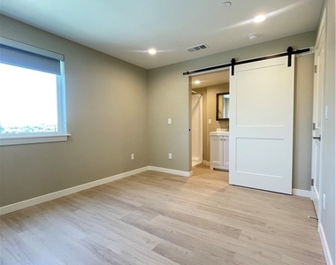 4251 E Live Oak Ave - Photo Thumbnail 19
