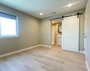4251 E Live Oak Ave - Photo Thumbnail 20