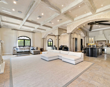 458 N Flores Street - Photo Thumbnail 8
