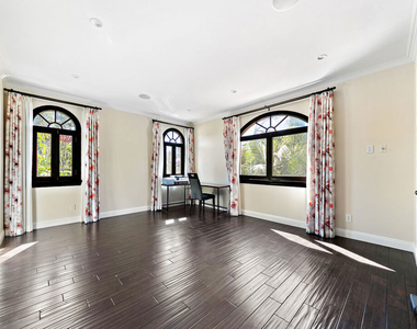 458 N Flores Street - Photo Thumbnail 22