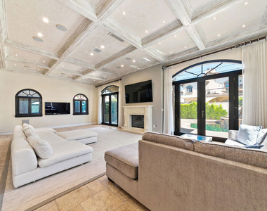 458 N Flores Street - Photo Thumbnail 6