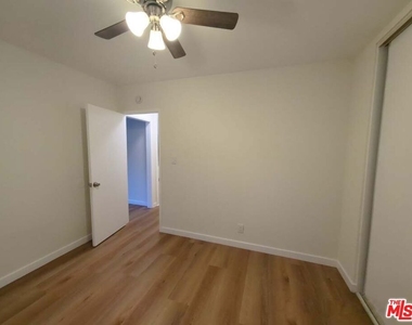 9815 Imperial Highway - Photo Thumbnail 10