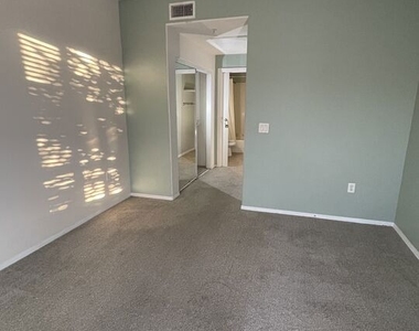 100 S Alameda Street - Photo Thumbnail 9