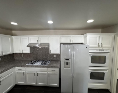 74081 W Petunia Place - Photo Thumbnail 14
