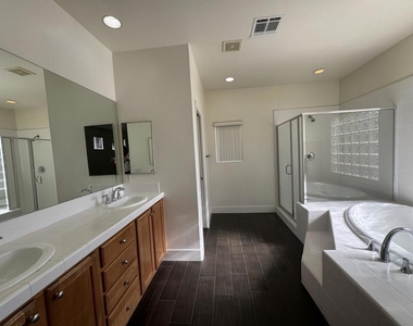 74081 W Petunia Place - Photo Thumbnail 45