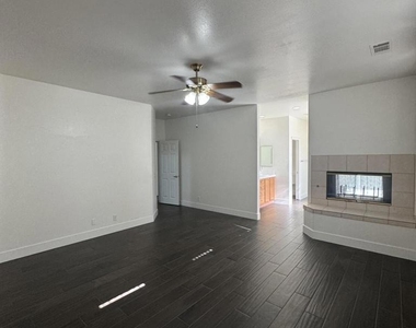 74081 W Petunia Place - Photo Thumbnail 9