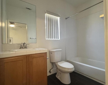 74081 W Petunia Place - Photo Thumbnail 25