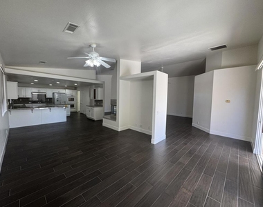74081 W Petunia Place - Photo Thumbnail 10
