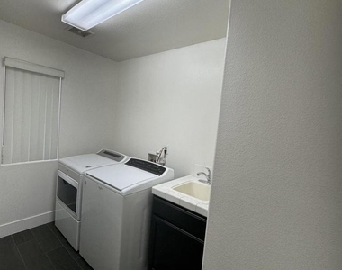 74081 W Petunia Place - Photo Thumbnail 16