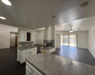 74081 W Petunia Place - Photo Thumbnail 12
