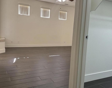 74081 W Petunia Place - Photo Thumbnail 38