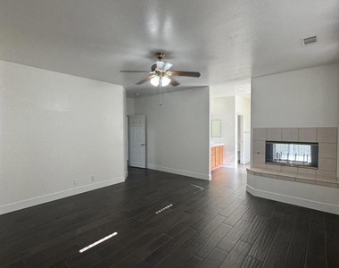 74081 W Petunia Place - Photo Thumbnail 8