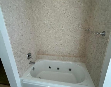 11627 Se Florida Avenue - Photo Thumbnail 9