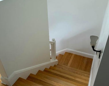 11627 Se Florida Avenue - Photo Thumbnail 4