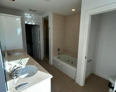 11627 Se Florida Avenue - Photo Thumbnail 8