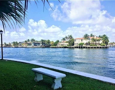 2871 N Ocean Boulevard - Photo Thumbnail 8