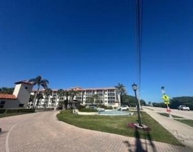 2871 N Ocean Boulevard - Photo Thumbnail 5