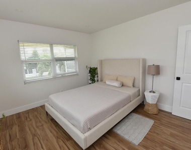 112 Salisbury - Photo Thumbnail 12