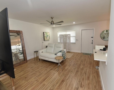 112 Salisbury - Photo Thumbnail 7