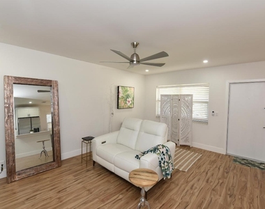 112 Salisbury - Photo Thumbnail 6