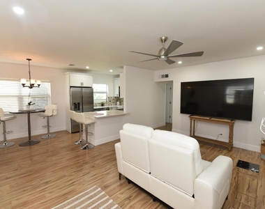 112 Salisbury - Photo Thumbnail 8