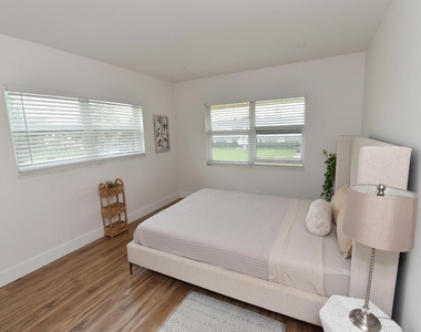 112 Salisbury - Photo Thumbnail 11