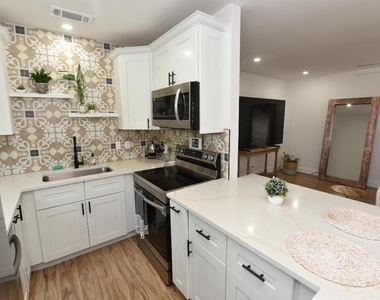 112 Salisbury - Photo Thumbnail 1