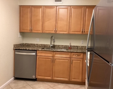1000 Spanish River Road - Photo Thumbnail 5