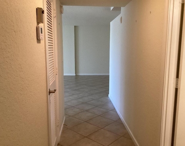 1000 Spanish River Road - Photo Thumbnail 9