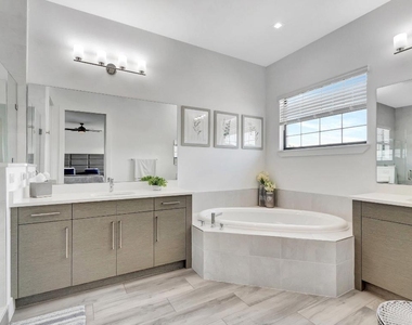 2828 Gin Berry Way - Photo Thumbnail 44