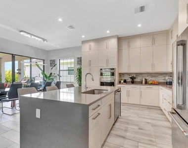 2828 Gin Berry Way - Photo Thumbnail 12