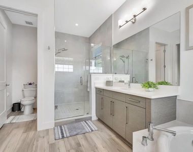 2828 Gin Berry Way - Photo Thumbnail 46