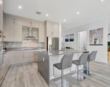 2828 Gin Berry Way - Photo Thumbnail 16