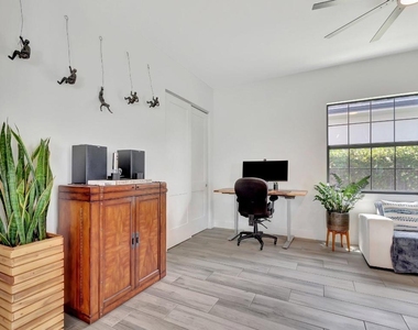 2828 Gin Berry Way - Photo Thumbnail 25