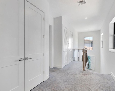 2828 Gin Berry Way - Photo Thumbnail 38