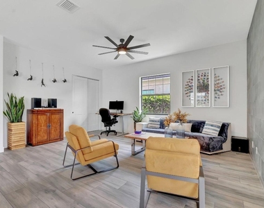 2828 Gin Berry Way - Photo Thumbnail 23