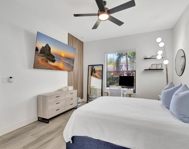 2828 Gin Berry Way - Photo Thumbnail 6