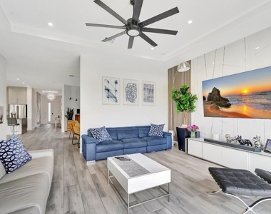 2828 Gin Berry Way - Photo Thumbnail 28