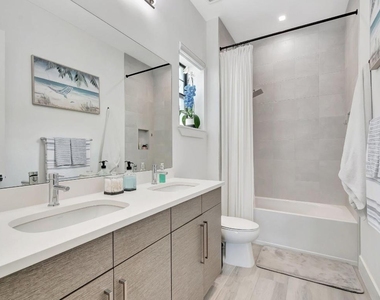 2828 Gin Berry Way - Photo Thumbnail 7
