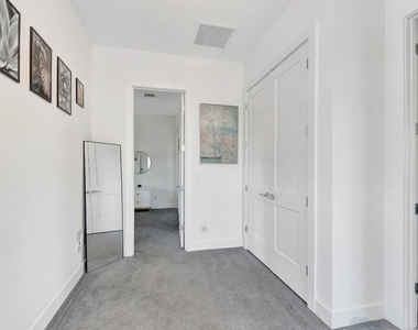 2828 Gin Berry Way - Photo Thumbnail 37