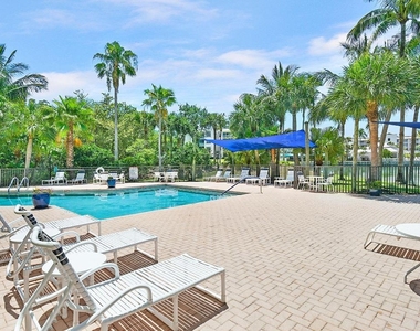 221 Ne Plantation Road - Photo Thumbnail 1